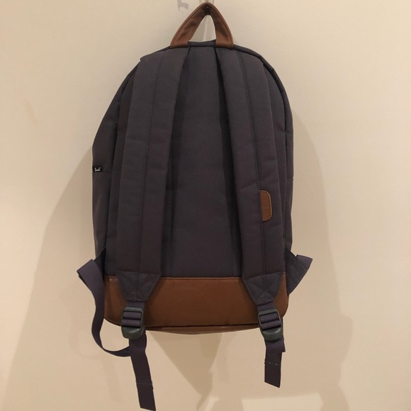 Hershel Heritage Backpack - Picture 2 of 4